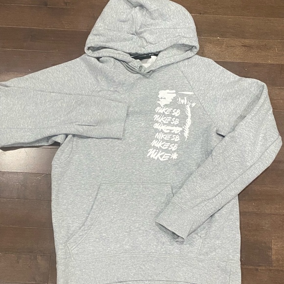 Nike SB vintage X hype Gray Hoodie with Long Sleeves and Graphic Design - Picture 1 of 4
